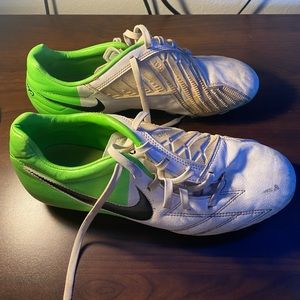 Nike total 90 size 8